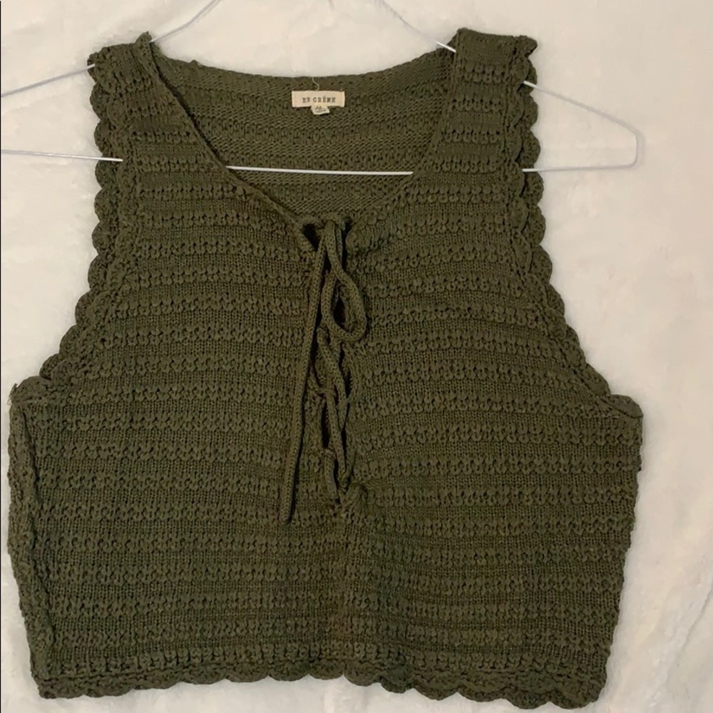 En creme crochet top